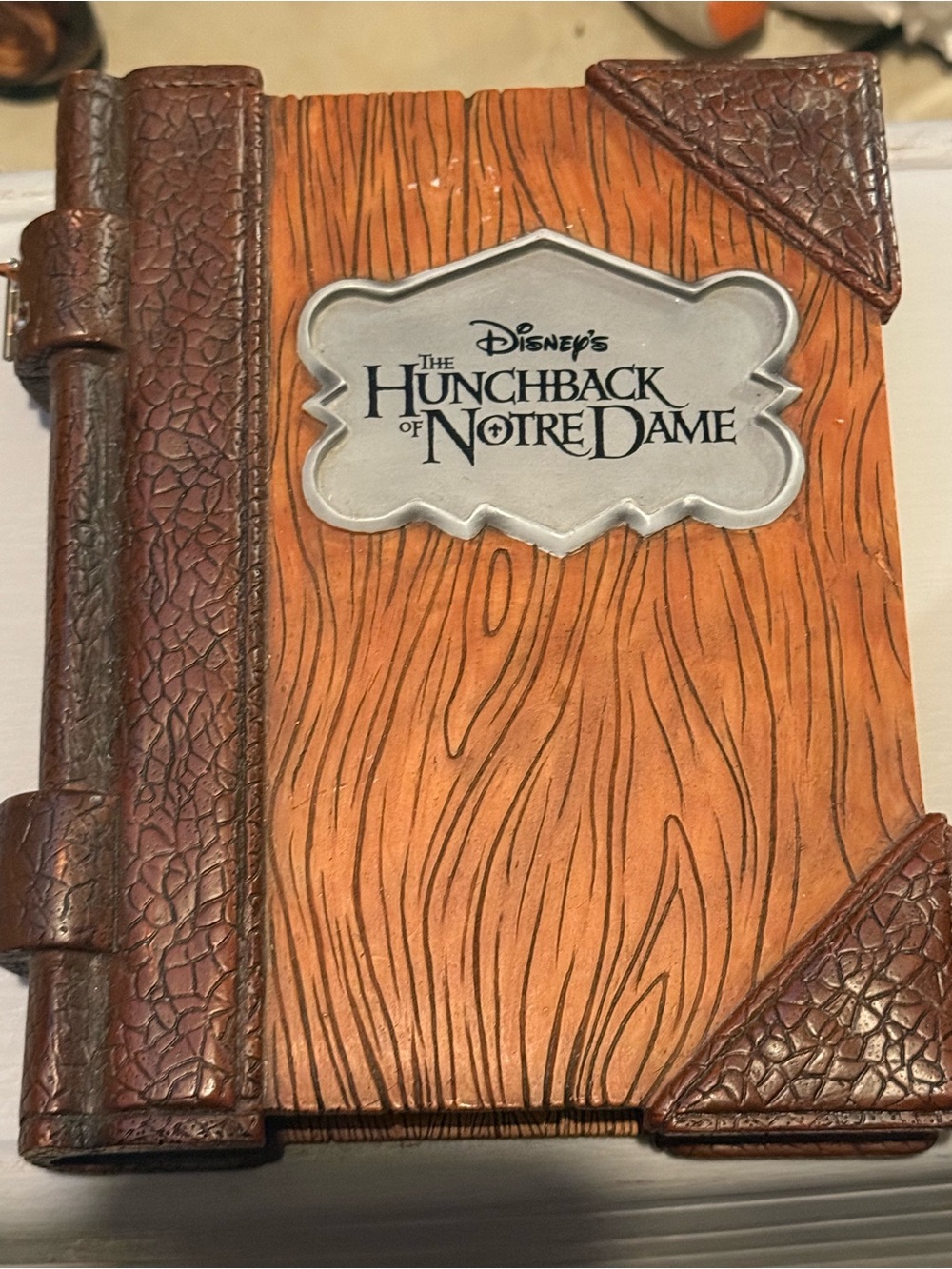Disney’s Limited Edition Hunchback Of Notre Dame Watch Set